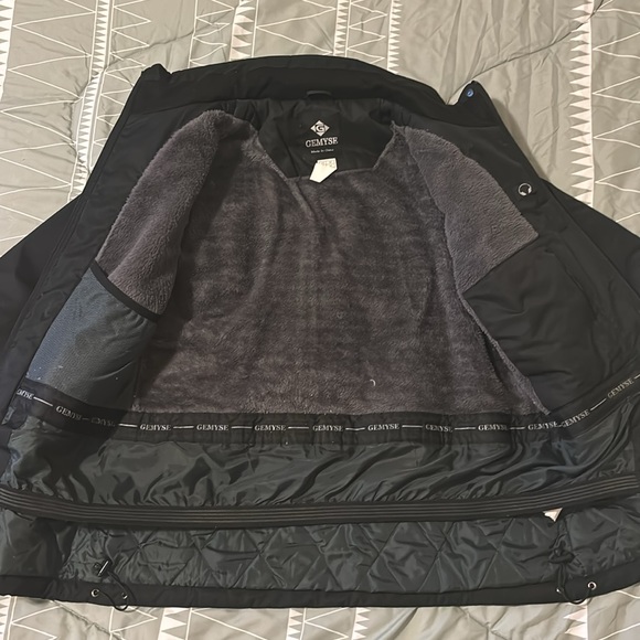 Gemyse Medium Women’s Black Ski coat - Picture 3 of 3